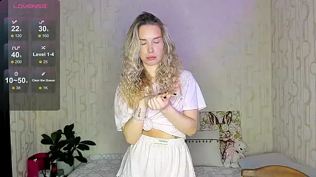 Elysia kiss online show from 15, 2, 2026