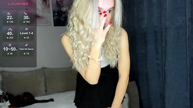 Elysia kiss online show from 6, 3, 2026