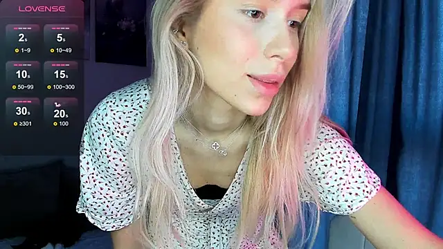 Elysia kiss online show from 2, 3, 2026