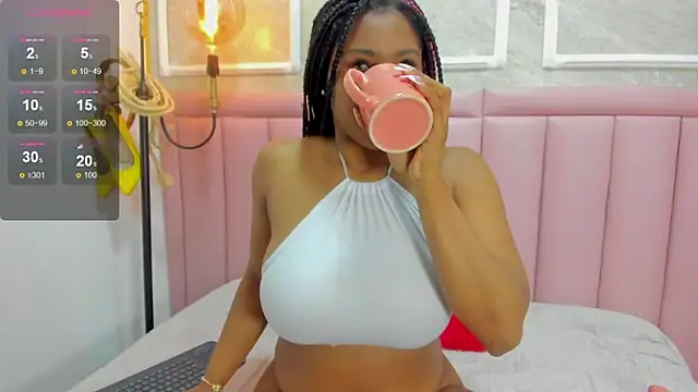 Luna cocoa online show from 10, 2, 2026