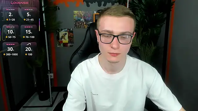 Snapshot of Emmit_Barker chatting on 13, 5, 2026 Emmit Barker online show from 13, 5, 2026