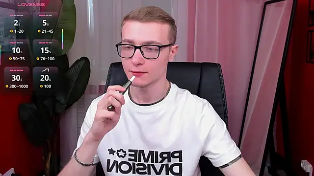 Snapshot of Emmit_Barker chatting on 19, 5, 2026 Emmit Barker online show from 19, 5, 2026