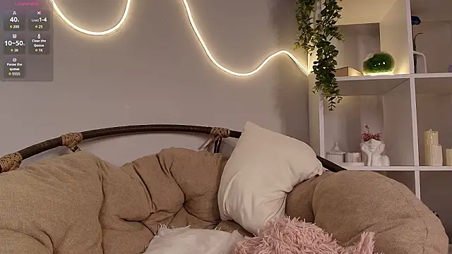 Courtney C online show from 22, 2, 2026