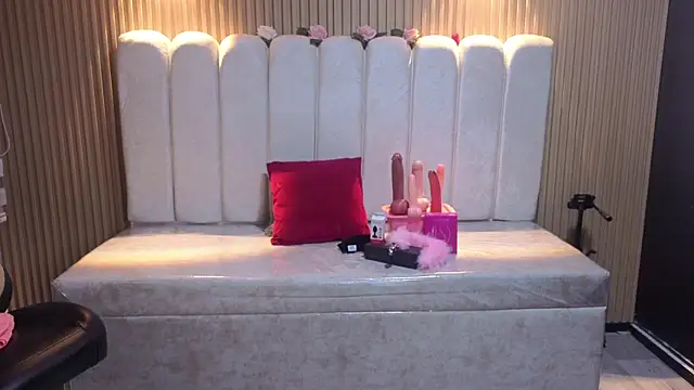 Lynn turner online show from 20, 4, 2026