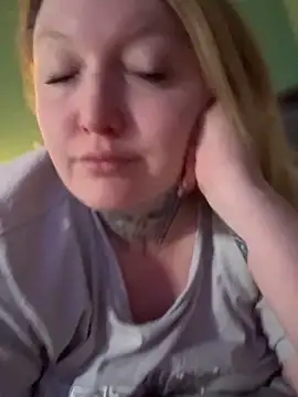 Lolaaxxx13 online show from 13, 5, 2026