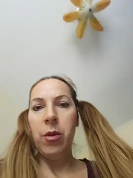 Snapshot of sexyrubyta chatting on 17, 5, 2026 sexyrubyta online show from 17, 5, 2026