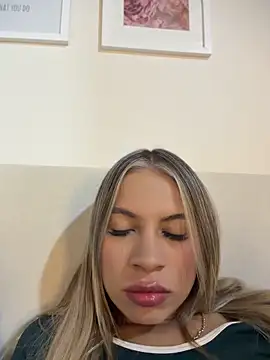 Snapshot of Mia_Rosee1 chatting on 5, 6, 2026 Mia Rosee1 online show from 5, 6, 2026