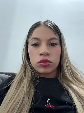 Snapshot of Mia_Rosee1 chatting on 3, 5, 2026 Mia Rosee1 online show from 3, 5, 2026