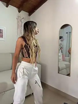 Snapshot of Mia_Rosee1 chatting on 17, 5, 2026 Mia Rosee1 online show from 17, 5, 2026