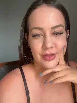 juliasanto online show from 23, 2, 2026