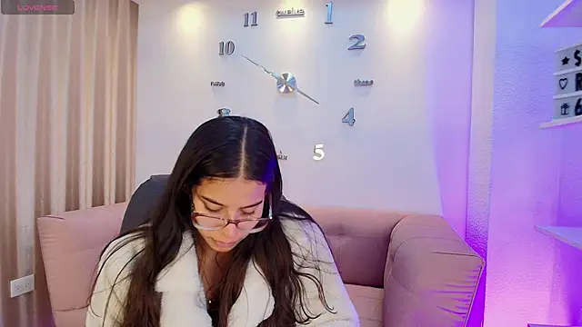 Luna Millers online show from 13, 2, 2026