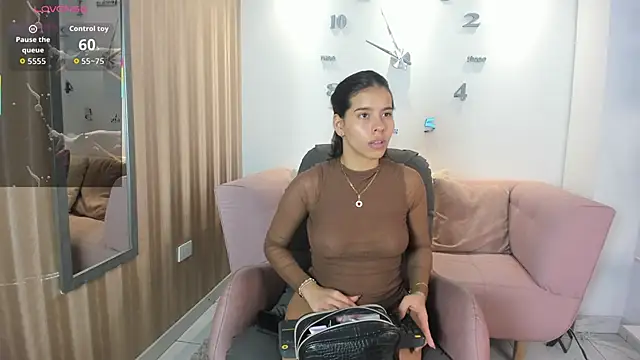 Luna Millers online show from 5, 4, 2026