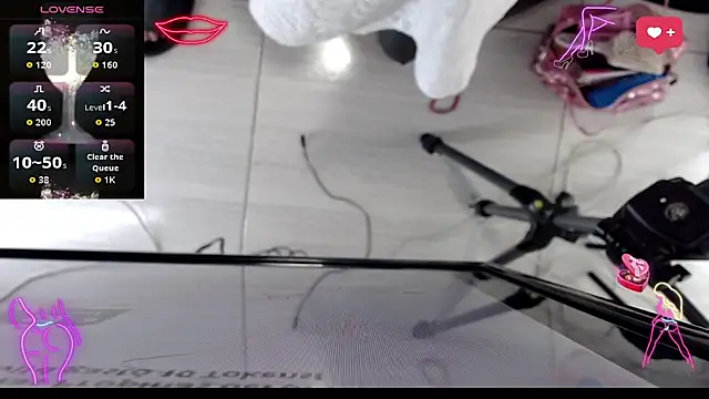 NathalialLooes online show from 6, 3, 2026