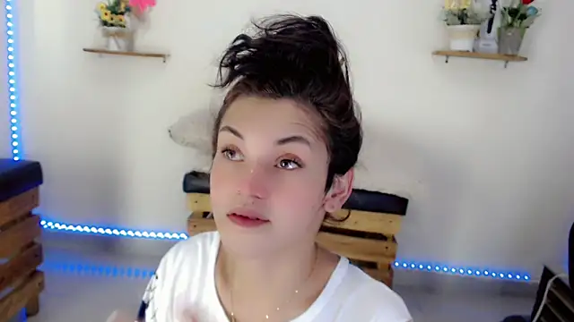 Snapshot of NathalialLooes chatting on 16, 5, 2026 NathalialLooes online show from 16, 5, 2026