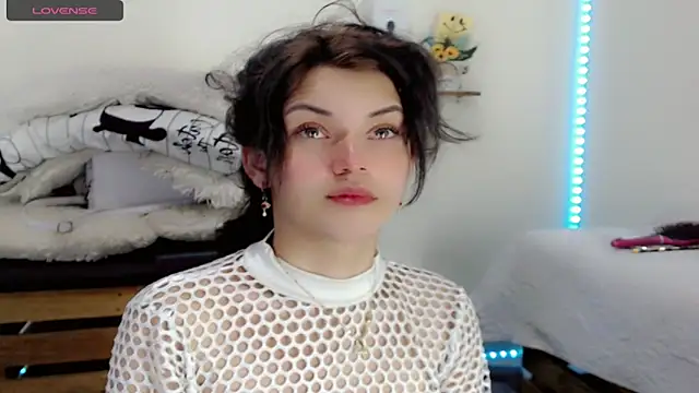 NathalialLooes online show from 14, 4, 2026