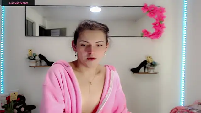 NathalialLooes online show from 18, 4, 2026