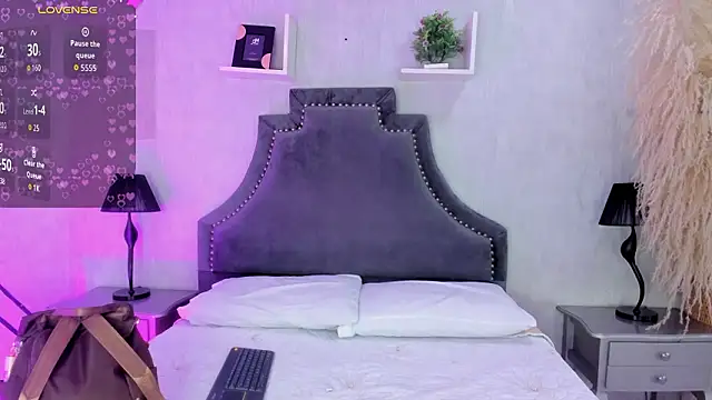 KarelyMitchel online show from 13, 3, 2026