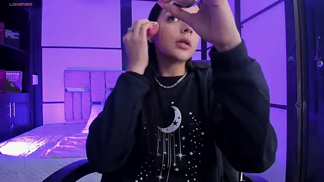 KarelyMitchel online show from 7, 2, 2026