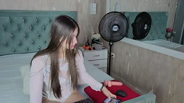 Miia Velvett online show from 12, 3, 2026