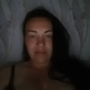 Oliviya cox online show from 10, 5, 2026