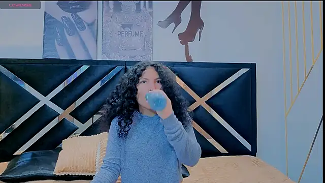 Zoe-yanin online show from 20, 4, 2026