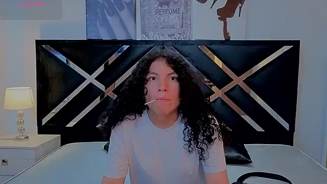 Zoe-yanin online show from 7, 4, 2026