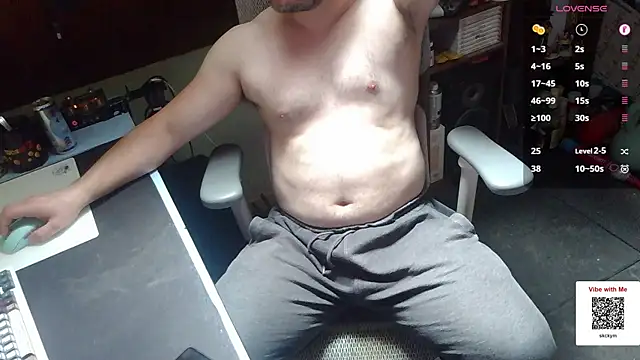 Snapshot of under_the_desk40 chatting on 2, 6, 2026 under the desk40 online show from 2, 6, 2026