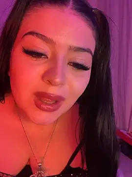 lolaaculaa online show from 7, 5, 2026