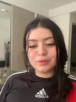 lolaaculaa online show from 11, 4, 2026