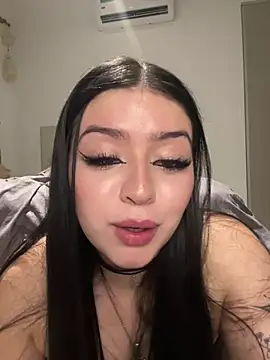 lolaaculaa online show from 11, 2, 2026