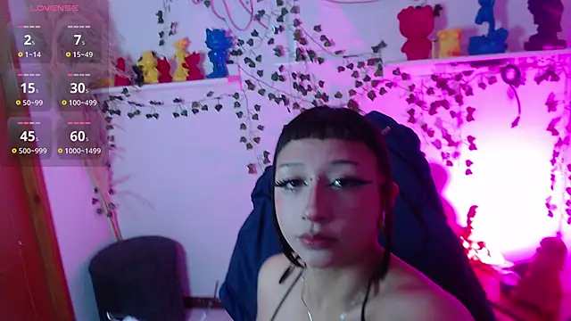 Snapshot of mia_bloom2 chatting on 17, 5, 2026 mia bloom2 online show from 17, 5, 2026