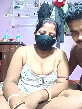 Snapshot of Fetish-Couple2 chatting on 22, 3, 2026 Fetish-Couple2 online show from 22, 3, 2026