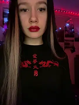 Carolina G0lden online show from 8, 4, 2026