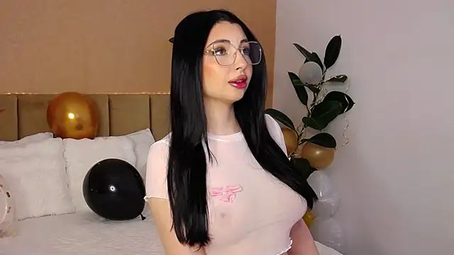 Snapshot of BellaHere chatting on 1, 5, 2026 BellaHere online show from 1, 5, 2026