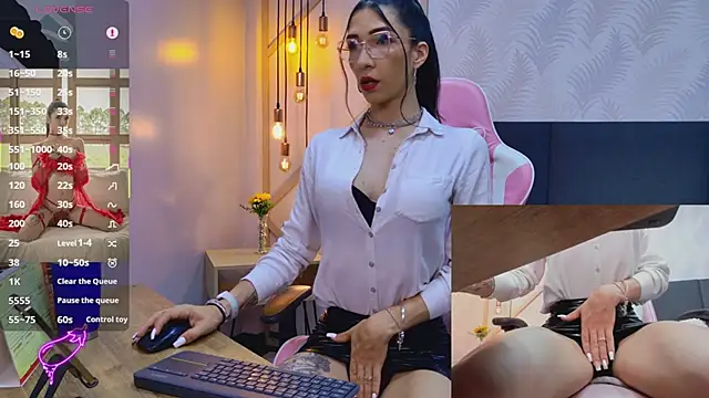 kylliefox  online show from 25, 4, 2026