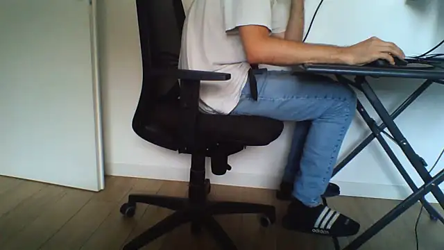 Snapshot of andre_italy chatting on 4, 5, 2026 andre italy online show from 4, 5, 2026