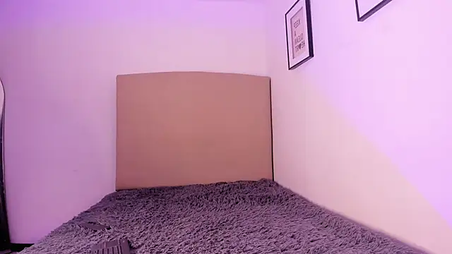 im tiffany  online show from 26, 2, 2026