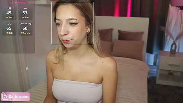 LilaaBlossom online show from 15, 2, 2026