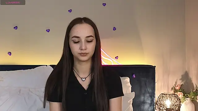 KiraLoo online show from 18, 2, 2026