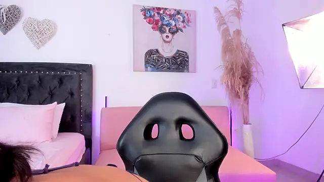 Lilyy joness online show from 22, 5, 2026