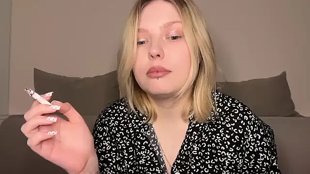 Ophelia Ritz online show from 4, 3, 2026