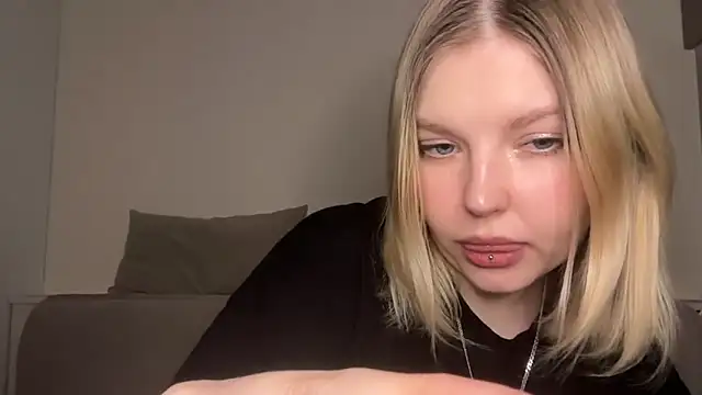 Ophelia Ritz online show from 5, 4, 2026