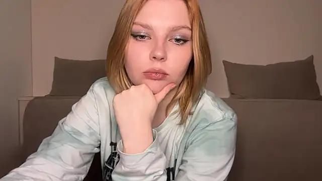 Ophelia Ritz online show from 29, 4, 2026