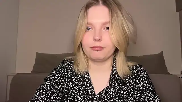 Ophelia Ritz online show from 6, 4, 2026