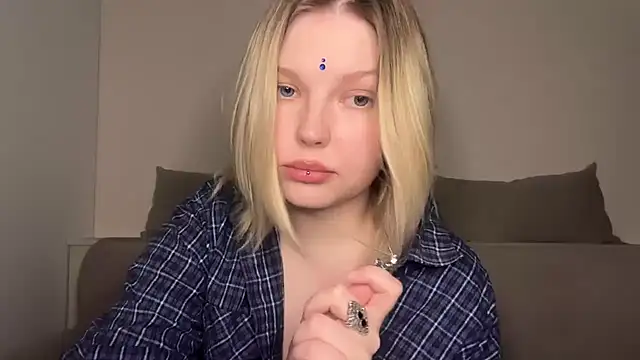 Ophelia Ritz online show from 10, 4, 2026