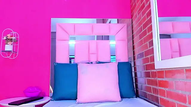 Baby doll XOXO online show from 11, 2, 2026