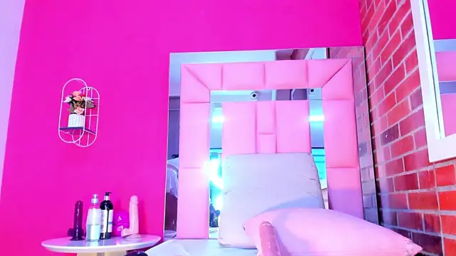 Baby doll XOXO online show from 5, 2, 2026