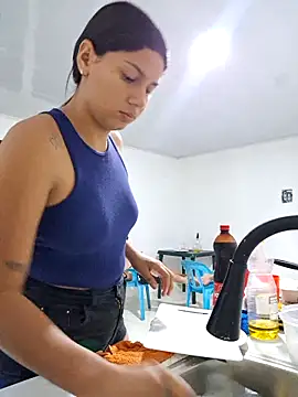 Cris18sexy online show from 12, 2, 2026