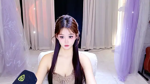 Dancer Lucky-Nini online show from 17, 4, 2026