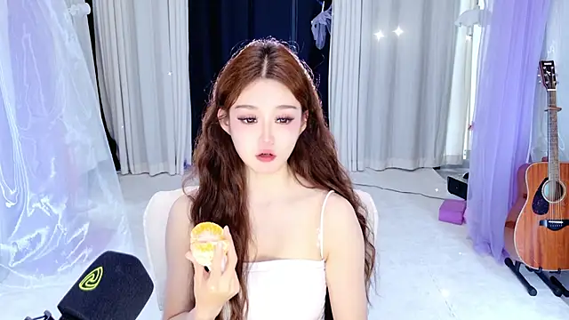 Dancer Lucky-Nini online show from 13, 3, 2026